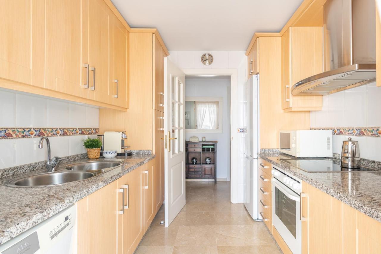 Atico 2 Terrazas Junto Al Mar By Rent Me Apartamento Estepona Exterior foto