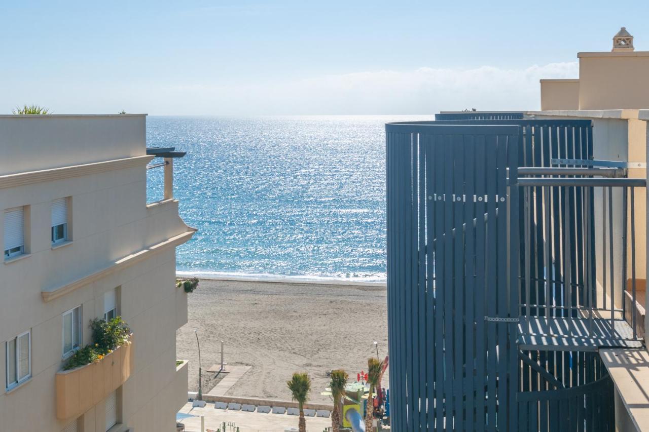 Atico 2 Terrazas Junto Al Mar By Rent Me Apartamento Estepona Exterior foto